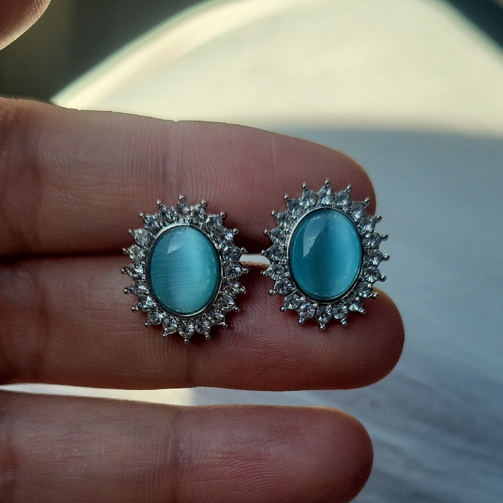 Cats Eye Blue Earring